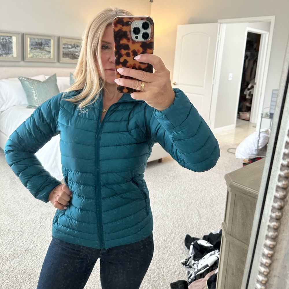 Arc’teryx turquoise light weight jacket